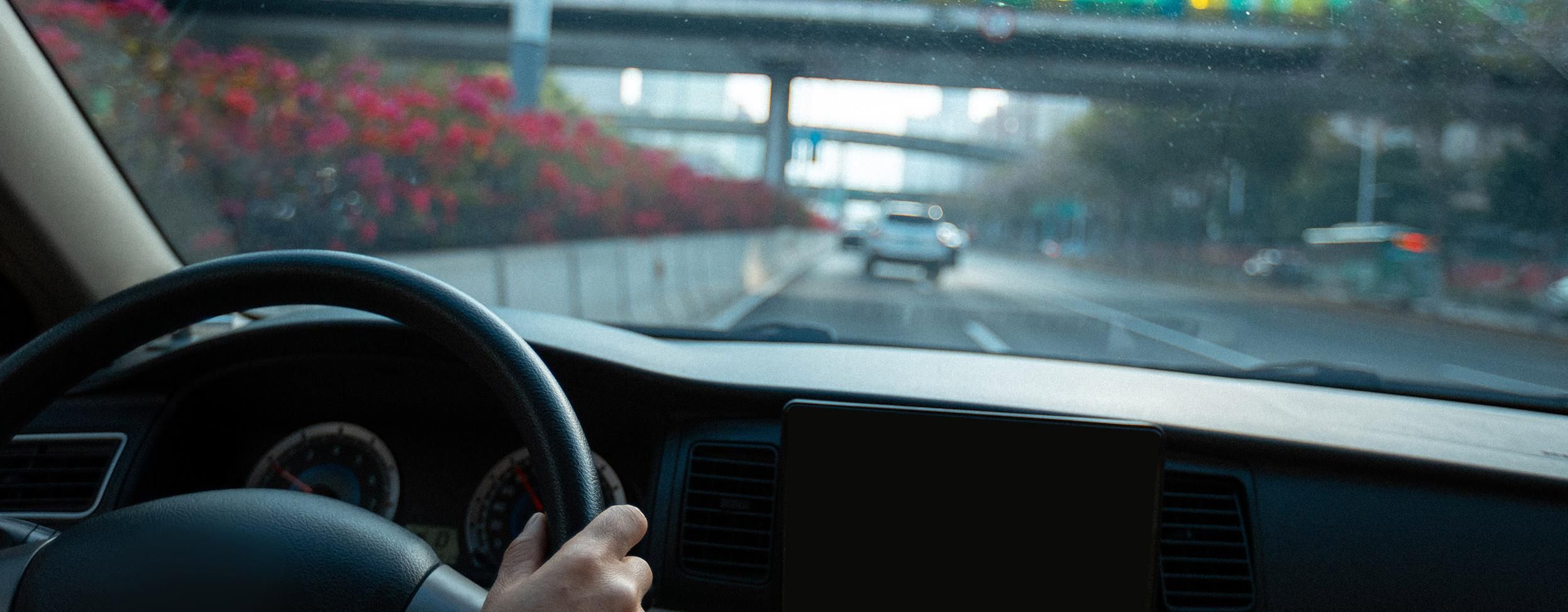 blinker_abknickende-vorfahrtstraße-blinken_desktop